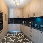 Casa De Bomberos - - 5 Rooms, 2 Kitchen, 2 Terraces, Film Projector, Fibre Net Apartament
