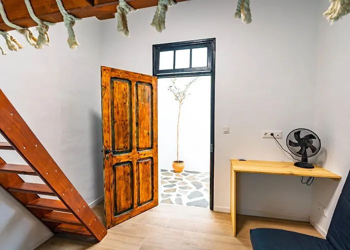 Casa De Bomberos - - 5 Rooms, 2 Kitchen, 2 Terraces, Film Projector, Fibre Net Appartement Chío